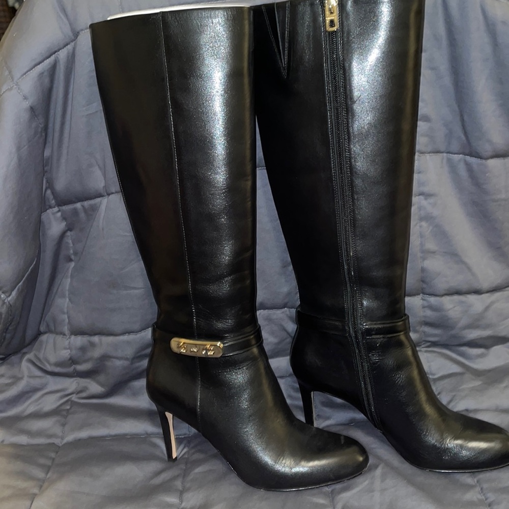 Coach Ruth soft shine calf boots in Black size 7.5 M. Turn lock detail.
